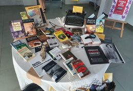 Bookcover-Ausstellung in der Stadtbibliothek